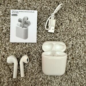 Wireless Earbuds with Charging Case - White NWOT
